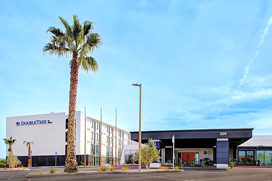 Photo 1 of 50 of DoubleTree by Hilton Palmdale, CA