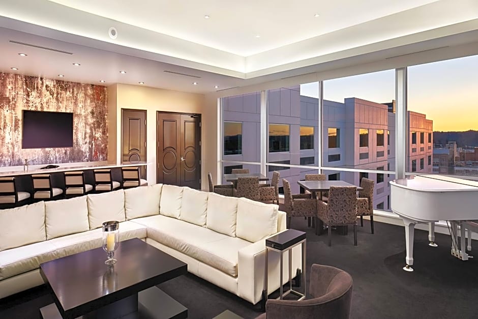 The Davenport Grand, Autograph Collection