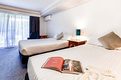 Garden View Twin Room