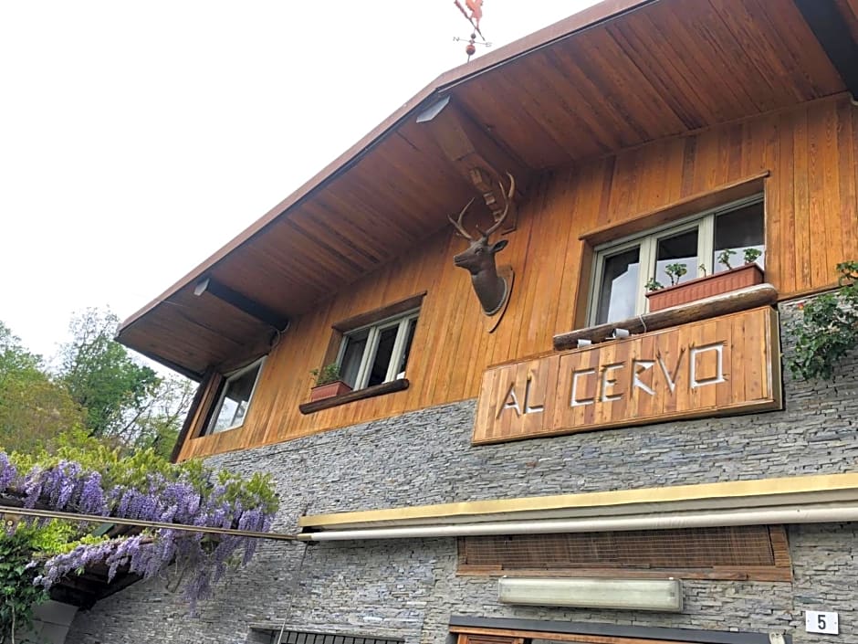 Al cervo tra i laghi