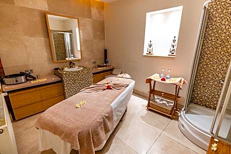 Korineum Golf & Beach Resort - Alojamientos en KYRENIA