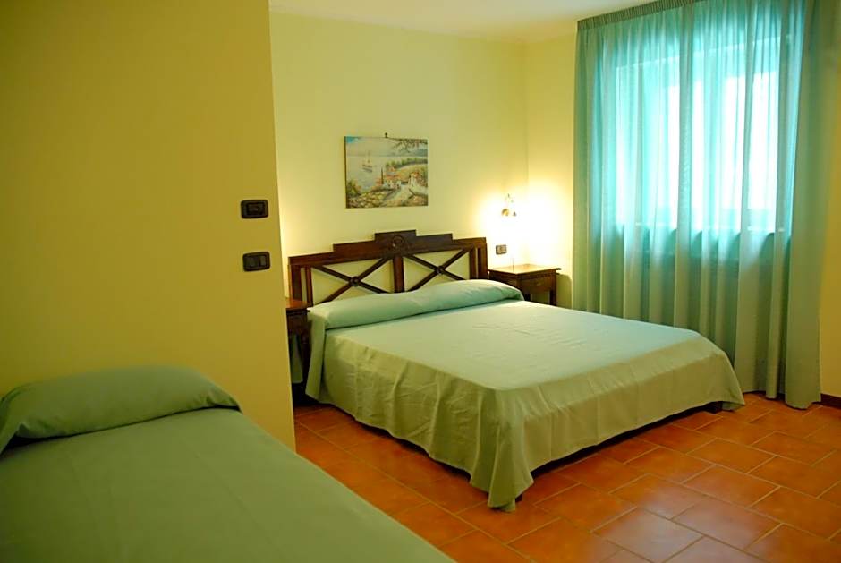 Photo 1 of 6 of Triple Room