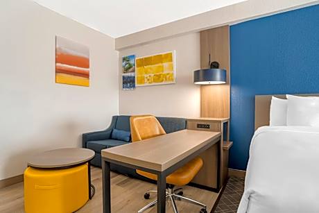 2 Queen Beds Suite Nonsmoking Upgrade