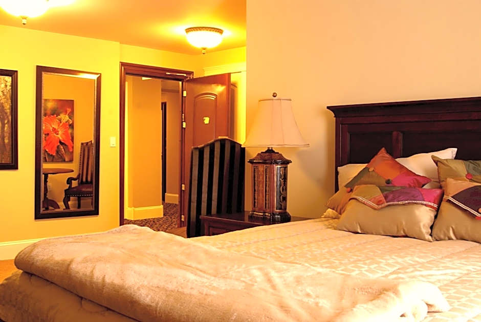 Photo 1 of 4 of Classic 1 Queen Bed