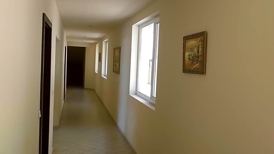 MARINA REZIDENCE ***