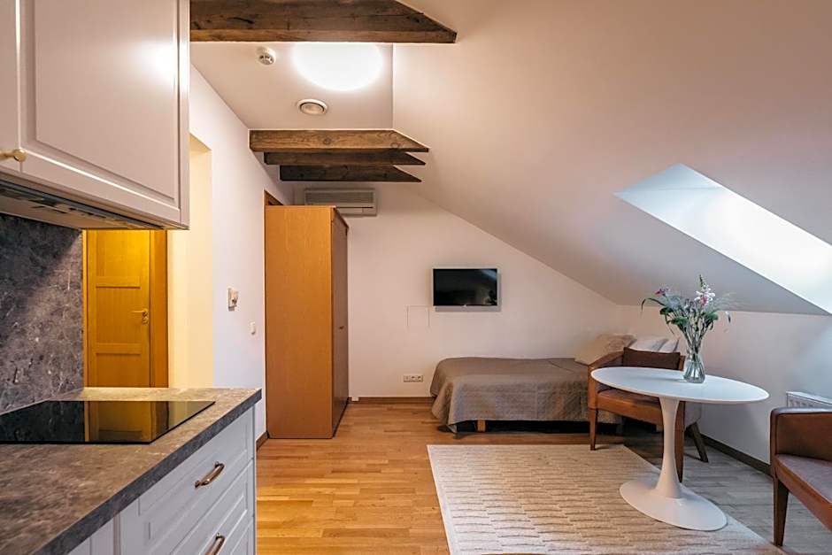 CATHEDRAL Old Town Suites