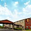 Super 8 by Wyndham Woodburn