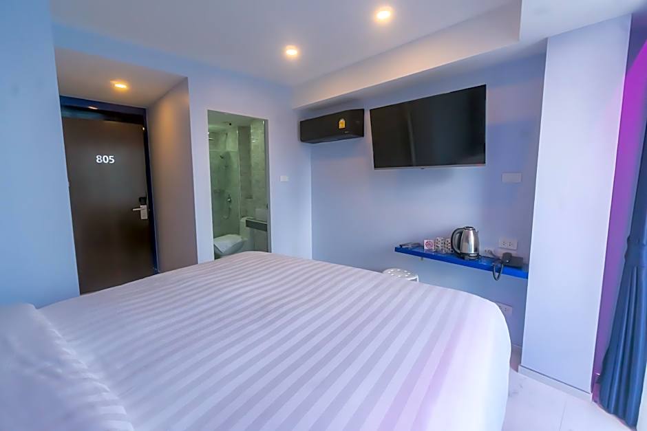 Spark Hotel - MRT Queen Sirikit
