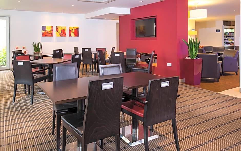 Holiday Inn Express East Midlands Airport By IHG