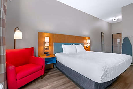 1 King Bed, Nonsmoking, Accessible
