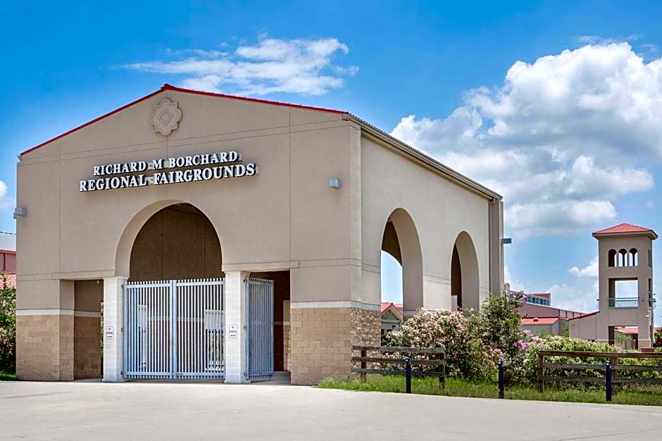 Days Inn by Wyndham Robstown