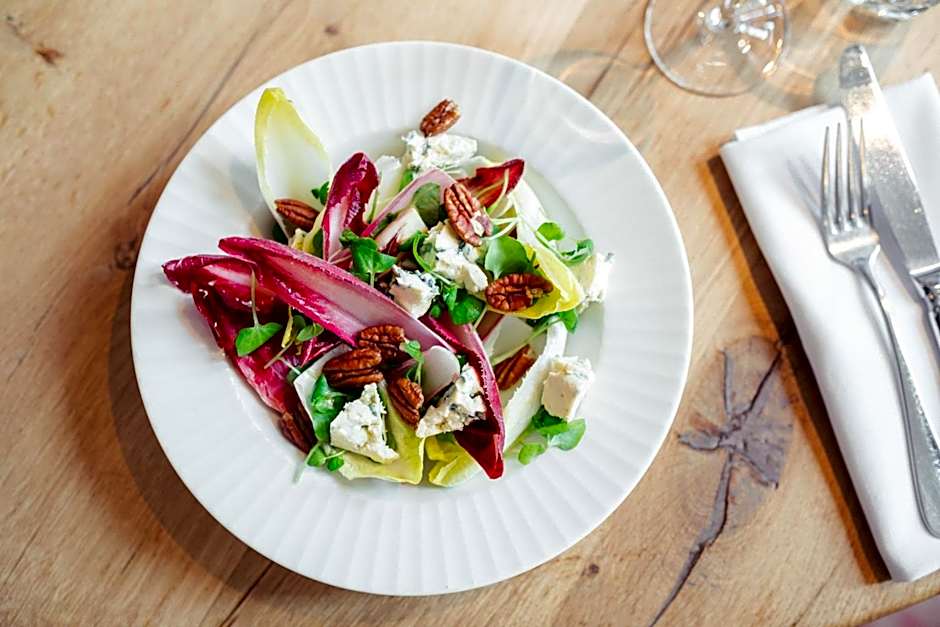 Post-Plaza Hotel & Grand Café