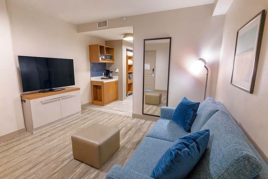 Hilton Garden Inn Lakewood