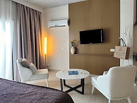 Superior Deluxe Studio