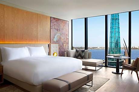 Swan River View, Premium Guest Room, 1 King Bed