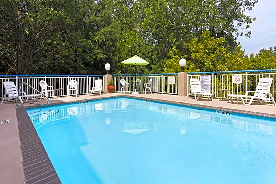 Fairfield Inn & Suites by Marriott Charlotte Arrowood