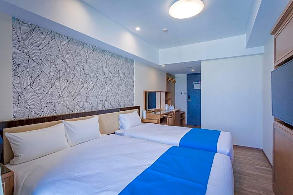 Photo 1 of 5 of 2 Beds, Sea View, Top Floor