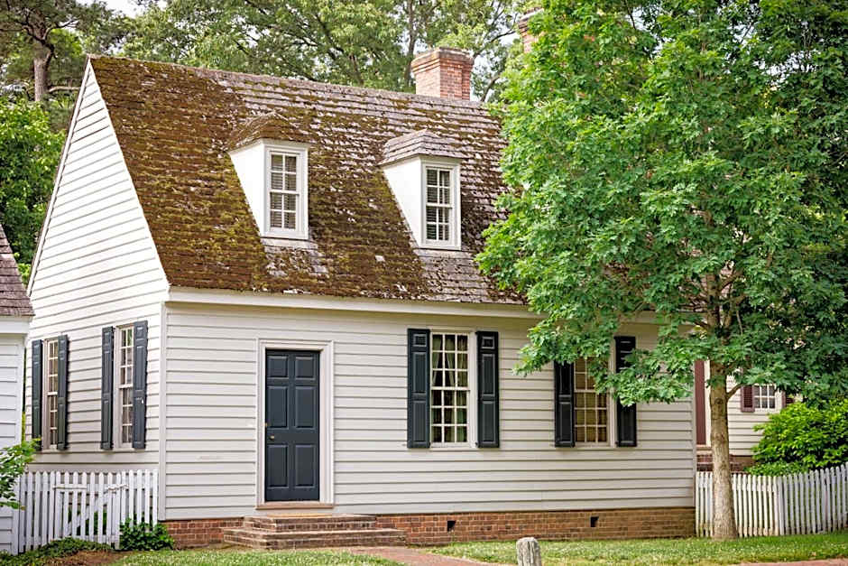 Colonial Houses, an official Colonial Williamsburg Hotel