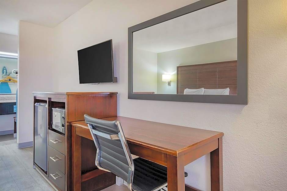 SureStay Hotel by Best Western Terrell