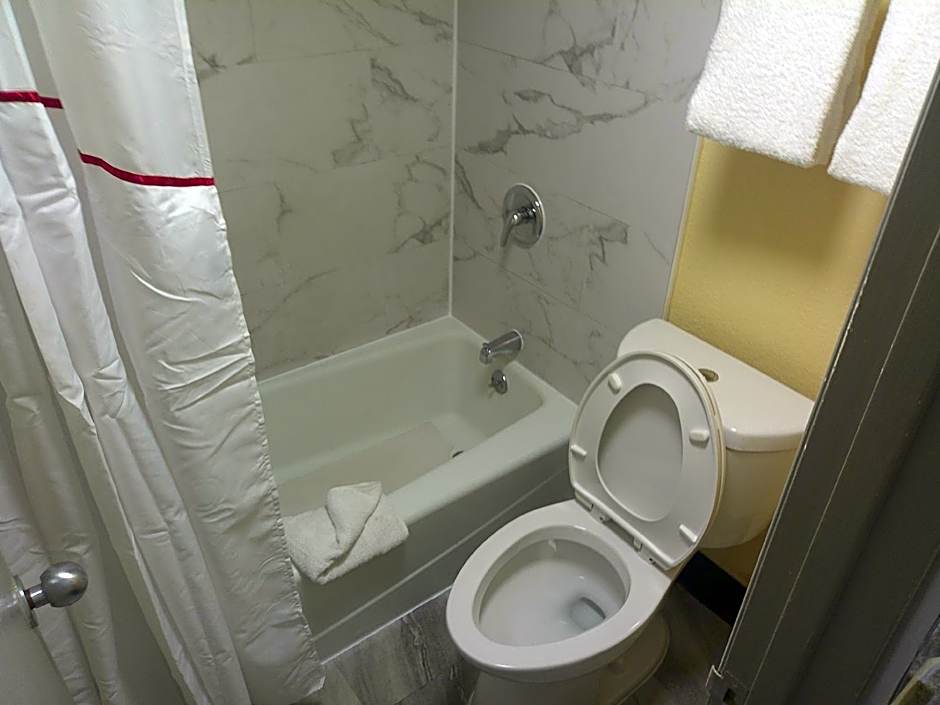 Red Roof Inn Hampton Coliseum