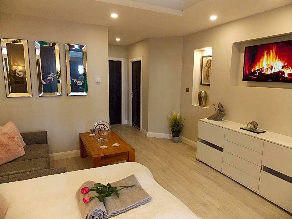 Eden Suite Sasco Apartments