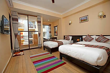 Deluxe Family Room with Balcony