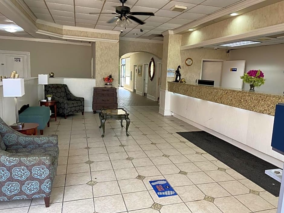 Days Inn by Wyndham Ozark