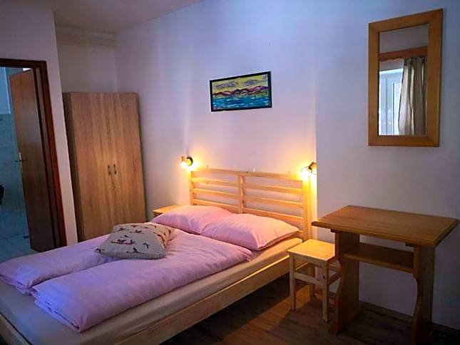 Rooms Barovc by the Lake Jasna