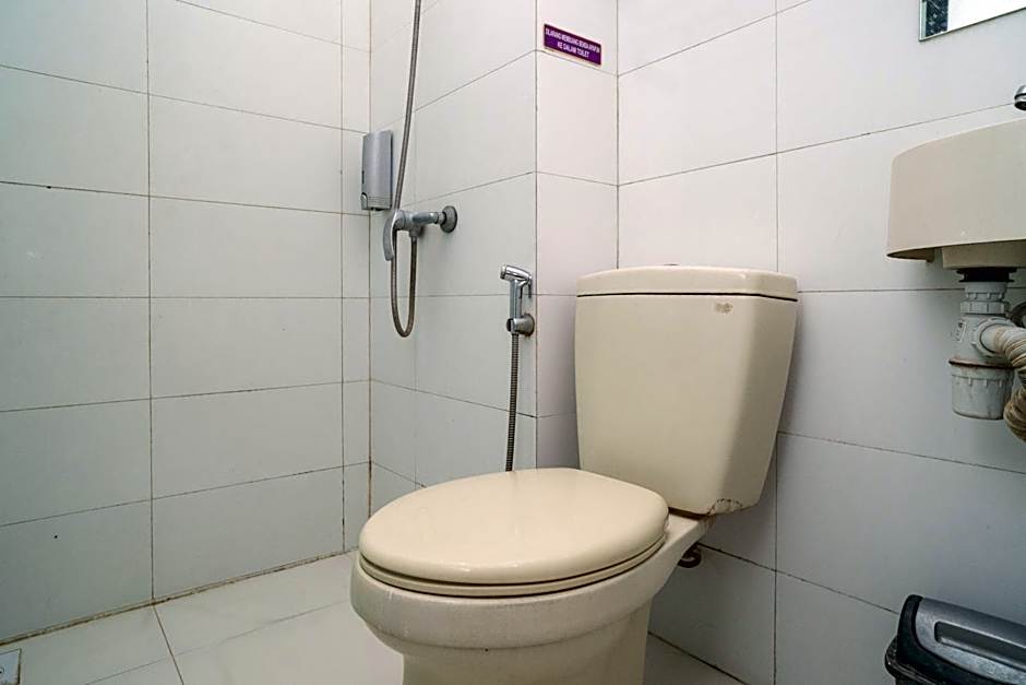 Sans Hotel FiFFa Premiere Malang