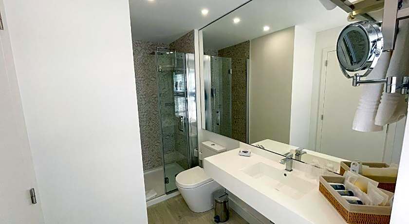 Four Points Sesimbra