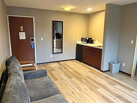 Deluxe Queen Studio with Two Queen Beds - Non-Smoking