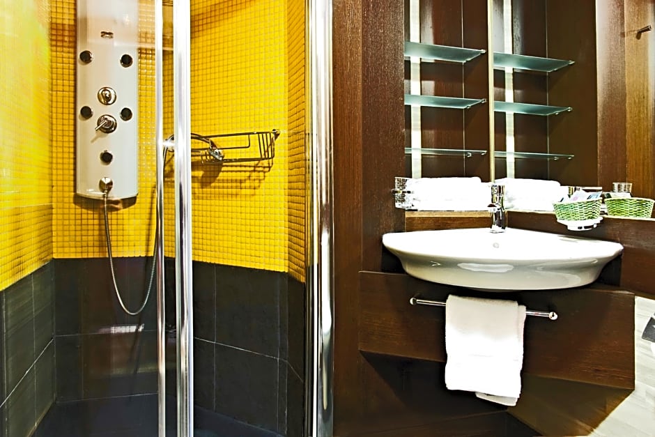 Ginosi Basics Centric Apartel