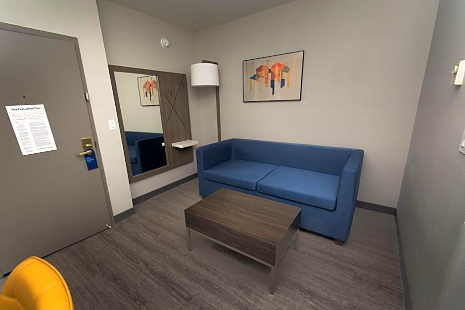 Holiday Inn Express & Suites Cocoa by IHG