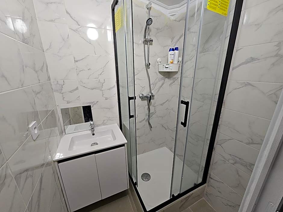 C'est La Vie Korean Style Minbak PARIS