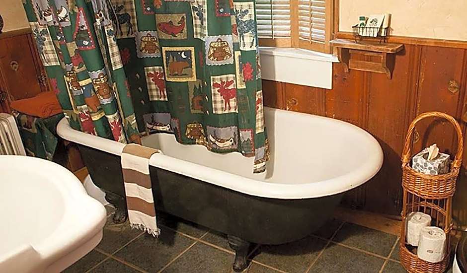 Country Woods Inn