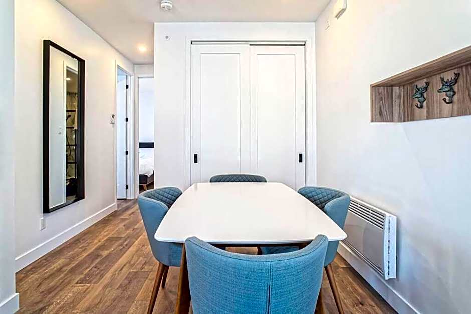 201 Condo au rez de chaussée , au coeur de Bromont