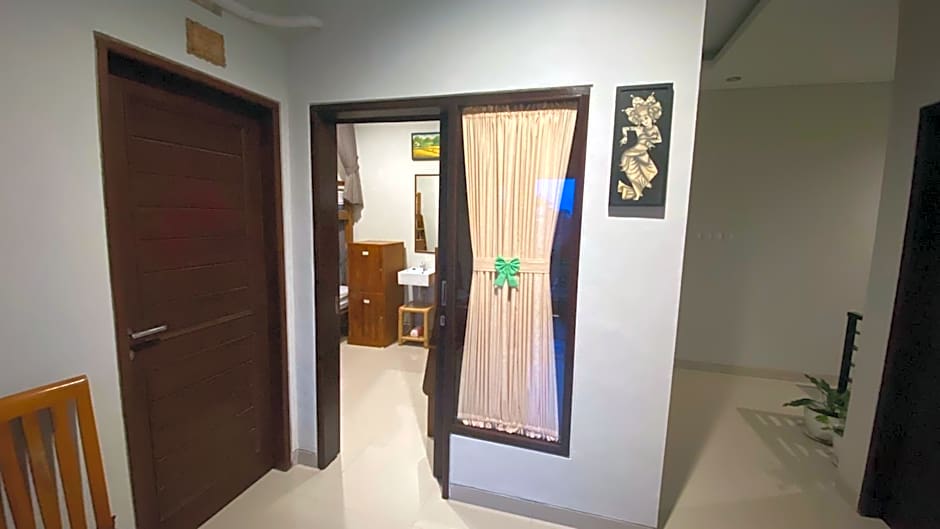 Suwardika Homestay & Dormitory