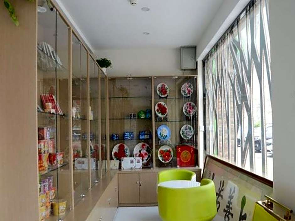 Vatica Henan Luoyang Wangcheng Park Hotel