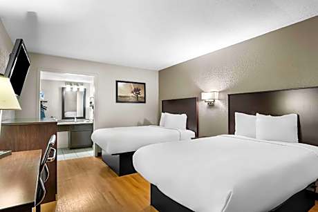 2 Double Beds Nonsmoking