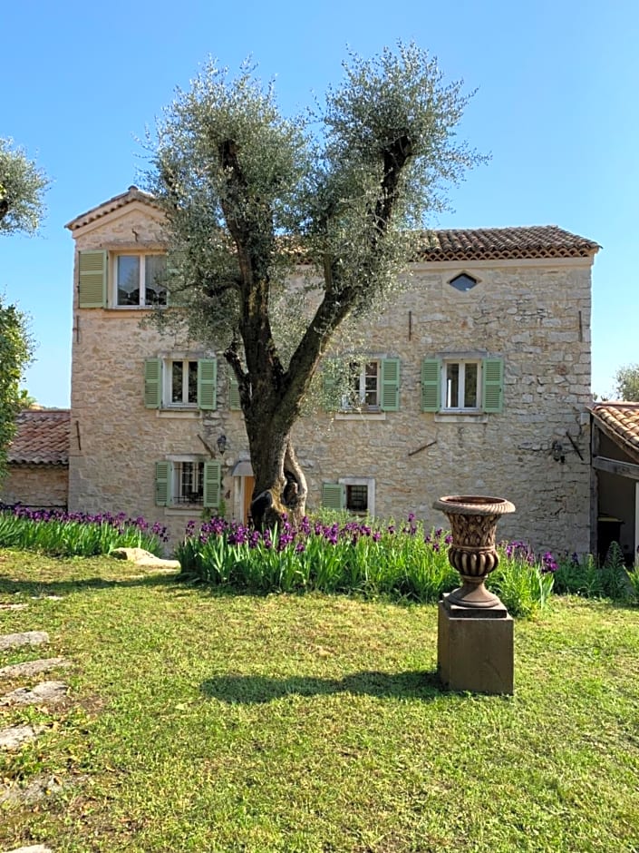 Le Mas Des Roses 1884 – Vence, CT