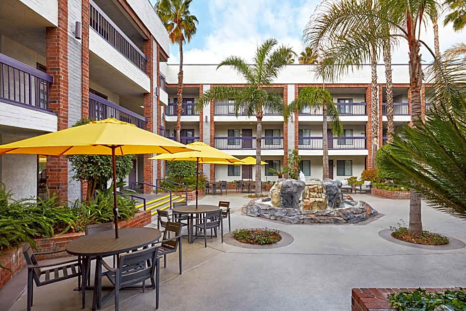 Best Western Plus Meridian Inn & Suites, Anaheim-Orange