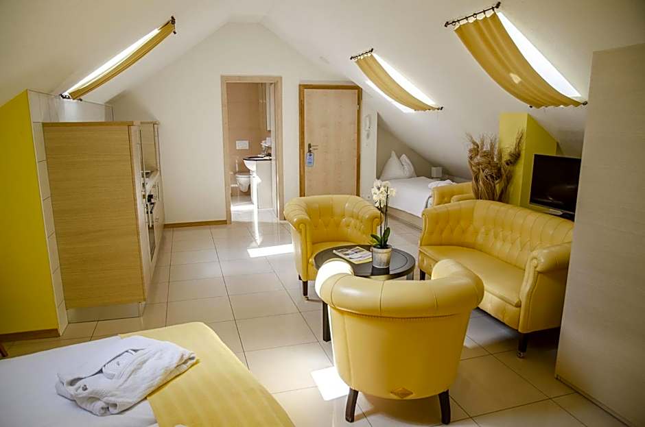 Photo 1 of 8 of Suite