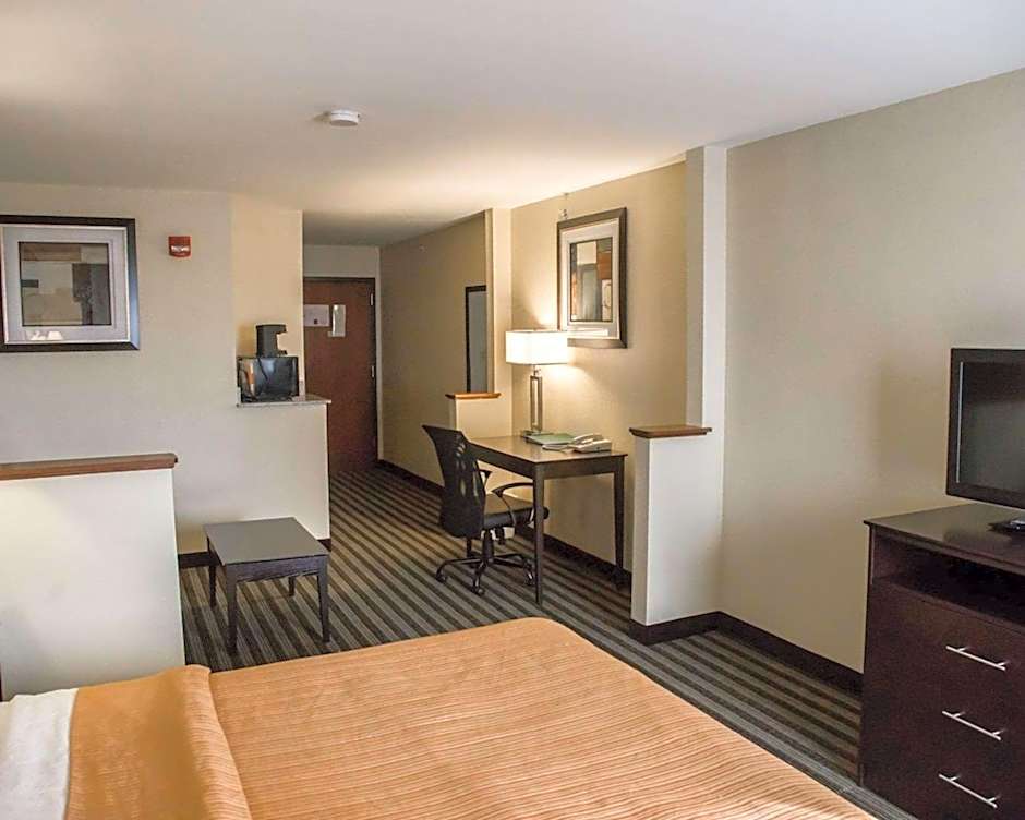 Quality Inn & Suites Loves Park near Rockford