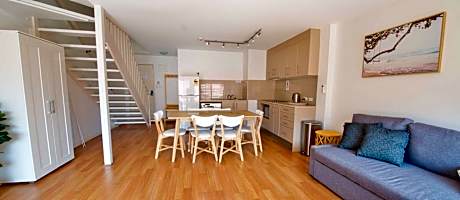 Two-Bedroom Townhouse Superior Apartment