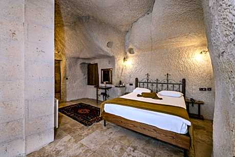 Double Cave Room