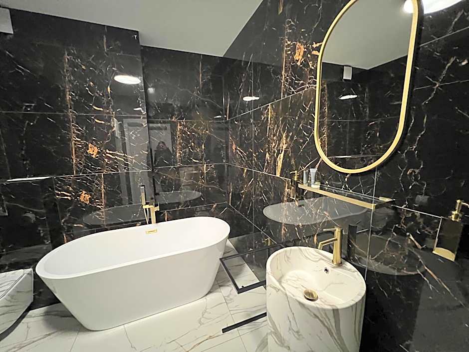 Hotel Lantier & Swimming Pool Zone