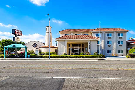 Brookhurst Plaza Inn