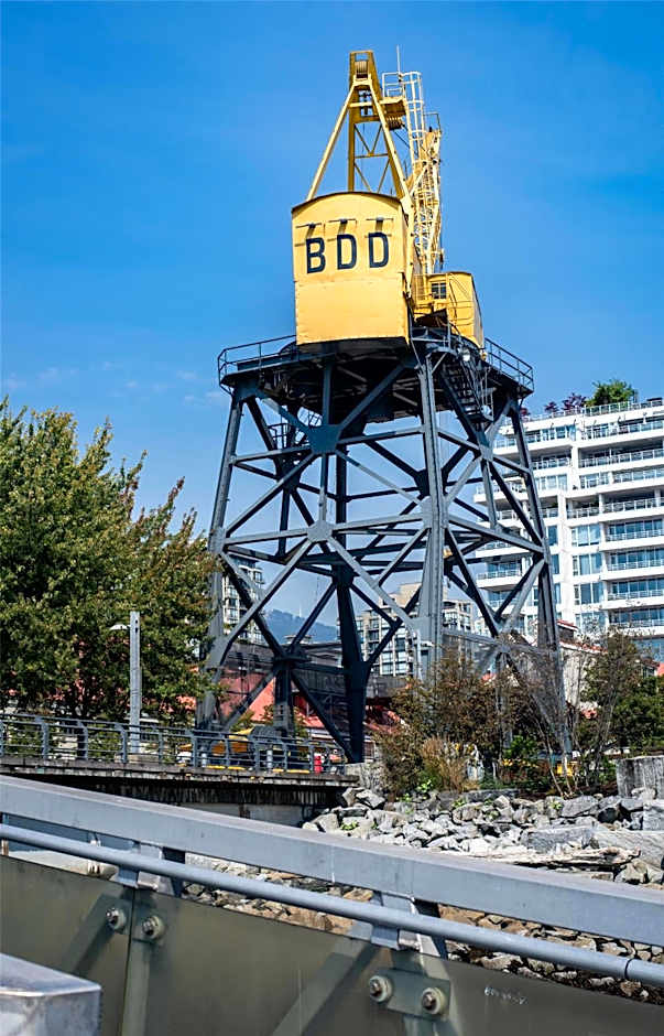 Coast Lonsdale Quay Hotel