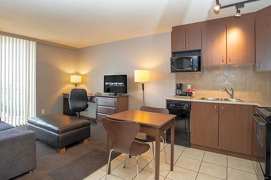 Sandman Suites Vancouver on Davie