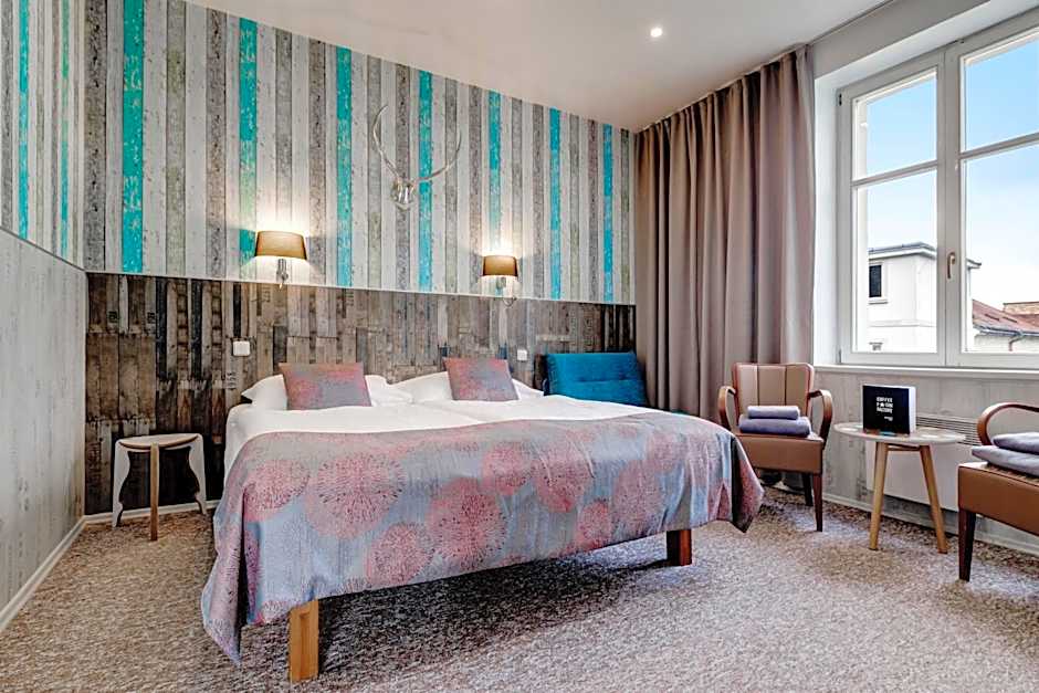 Royal Court Hotel